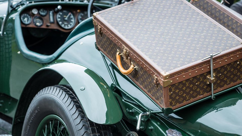 Αγοράστε δυο vintage βαλίτσες Louis Vuitton και πάρτε δώρο μια... Bentley! | iefimerida.gr 3