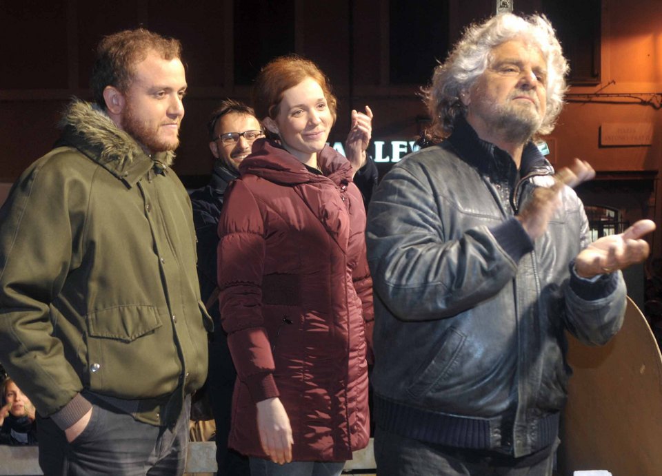 Μάρτα Γκράντε:H όμορφη μεταφράστρια που προορίζει ο Γκρίλο για πρόεδρο της βουλής[εικόνες] | iefimerida.gr 0