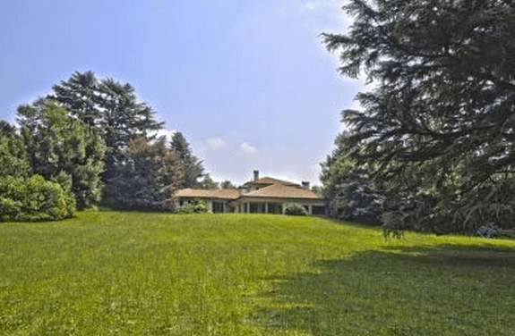 Ο Μπερλουσκόνι αγόρασε αρχοντικό στη σύντροφό του -Για να ζουν χωριστά [εικόνες] | iefimerida.gr 1