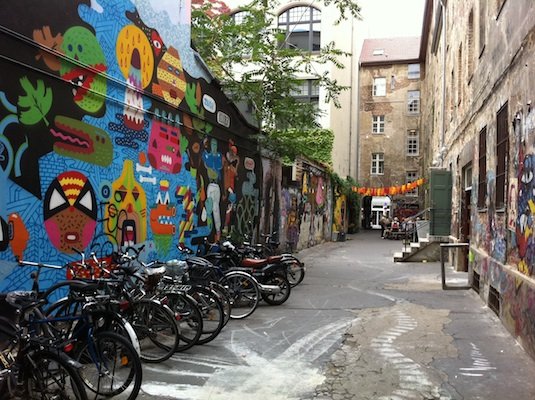 Πώς είναι σήμερα το προάστιο του Βερολίνου όπου έζησαν οι Εβραίοι [εικόνες] | iefimerida.gr 6