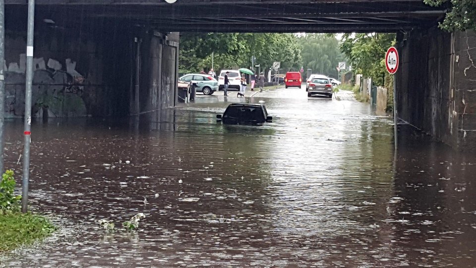 Κατάσταση έκτακτης ανάγκης στο Βερολίνο μετά από καταρρακτώδεις βροχές [εικόνες & βίντεο]  | iefimerida.gr 1