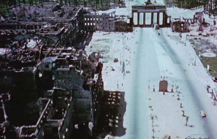 Συγκλονιστικό βίντεο-ντοκουμέντο από το κατεστραμμένο Βερολίνο [εικόνες & βίντεο] | iefimerida.gr 8