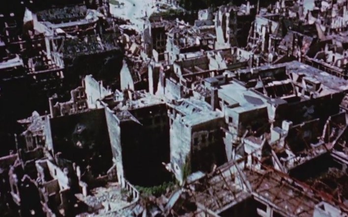 Συγκλονιστικό βίντεο-ντοκουμέντο από το κατεστραμμένο Βερολίνο [εικόνες & βίντεο] | iefimerida.gr 9