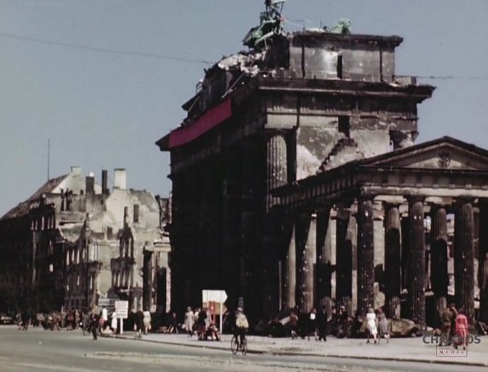 Συγκλονιστικό βίντεο-ντοκουμέντο από το κατεστραμμένο Βερολίνο [εικόνες & βίντεο] | iefimerida.gr 3