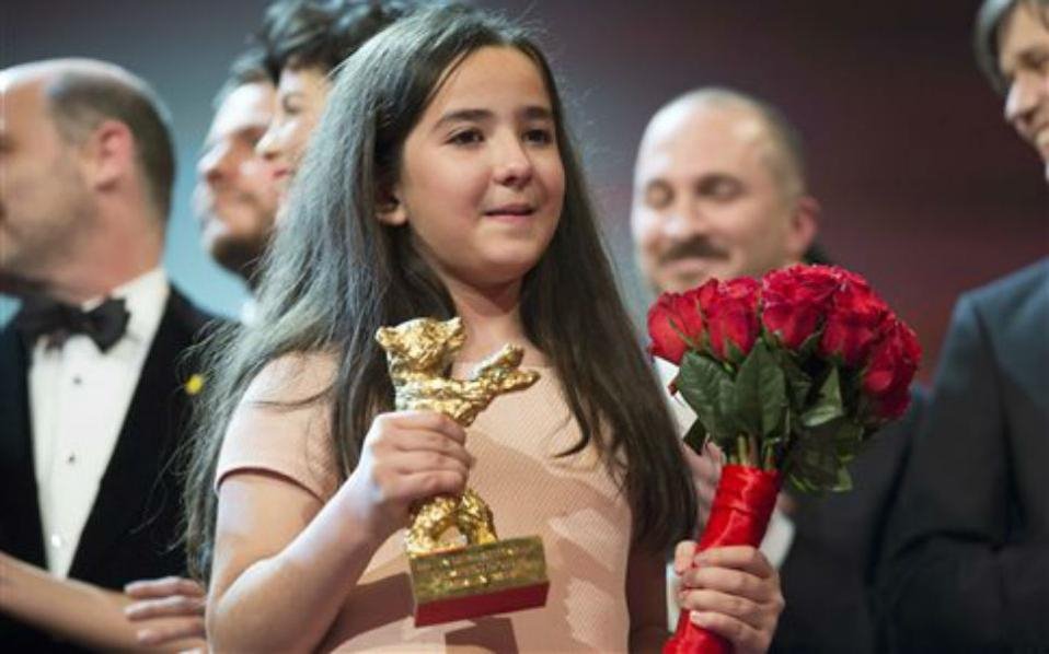 H Berlinale βράβευσε το Ιράν: Χρυσή Αρκτος στο «Taxi» [εικόνες] | iefimerida.gr 0