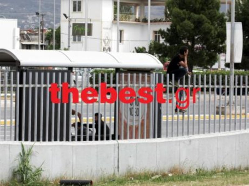 Πάτρα: Πετροπόλεμος μεταξύ μεταναστών έξω από λιμάνι [εικόνες] | iefimerida.gr 3