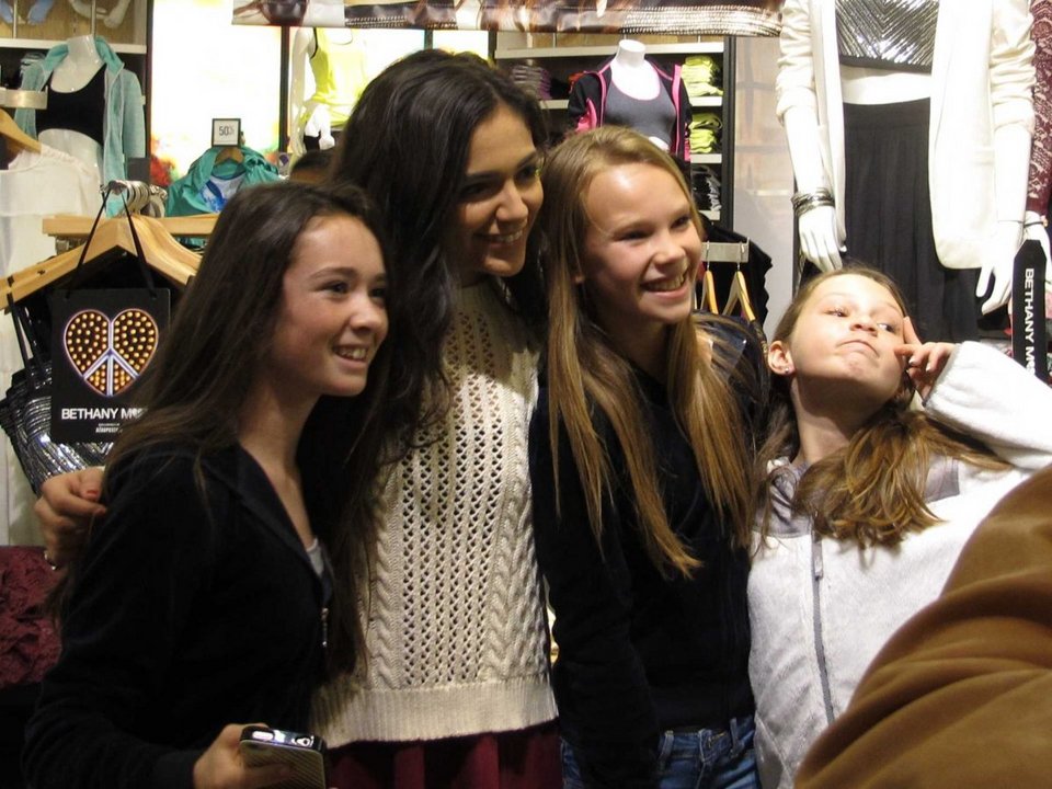 Πώς αυτή η 18χρονη βγάζει μισό εκατομμύριο το χρόνο απλά ψωνίζοντας -Εχει περισσότερους φαν και από τη Vogue [εικόνες&βίντεο] | iefimerida.gr 0