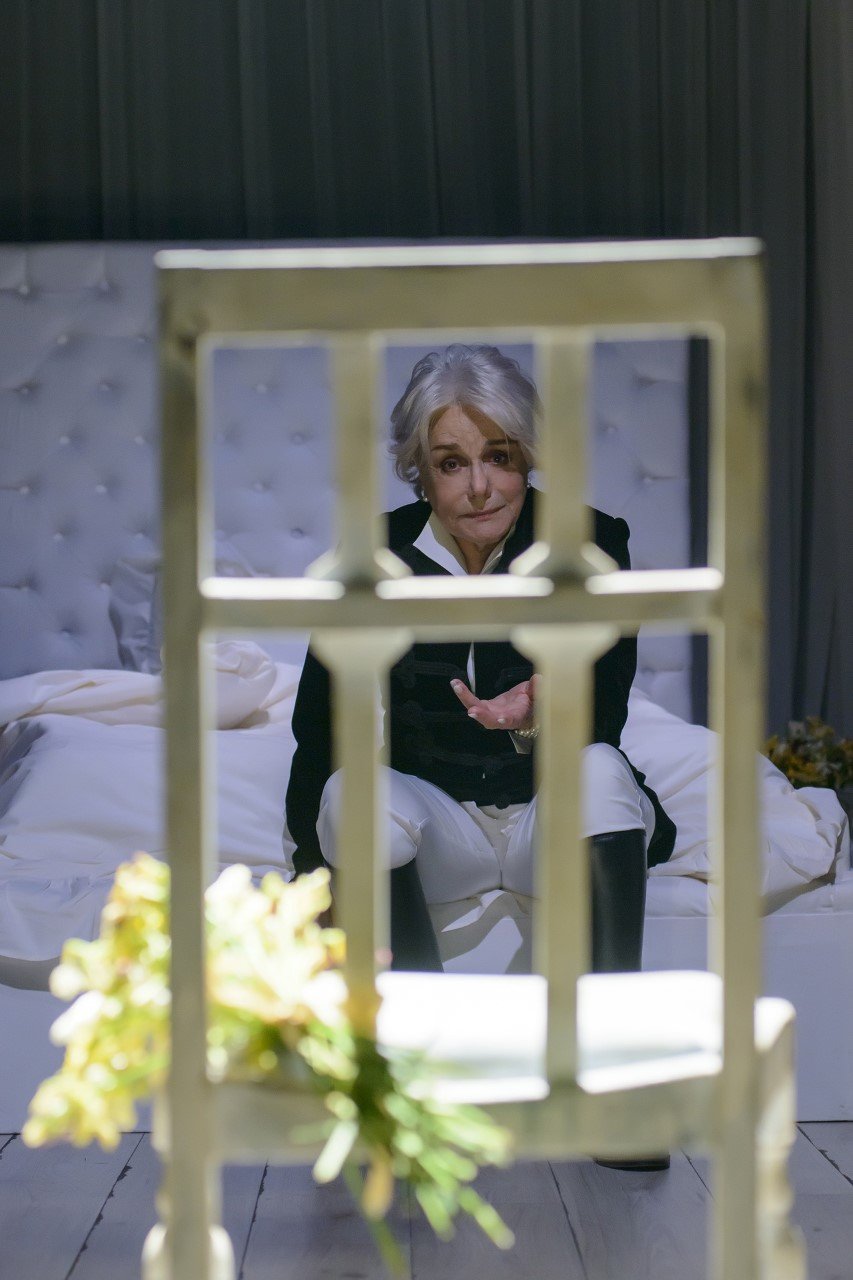 Η Μπέτυ Αρβανίτη αντιμέτωπη με τα αναπάντητα ερωτήματα της ζωής της [εικόνες & βίντεο] | iefimerida.gr 0