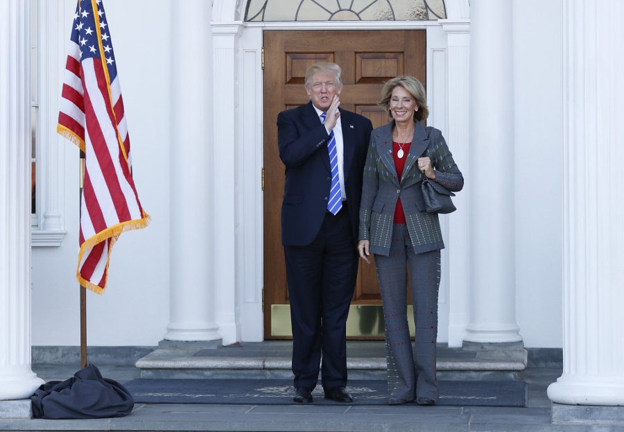 Πρώτη φορά στην αμερικανική ιστορία: Ολοι οι υπουργοί του Τραμπ είναι ζάπλουτοι [εικόνες] | iefimerida.gr 2