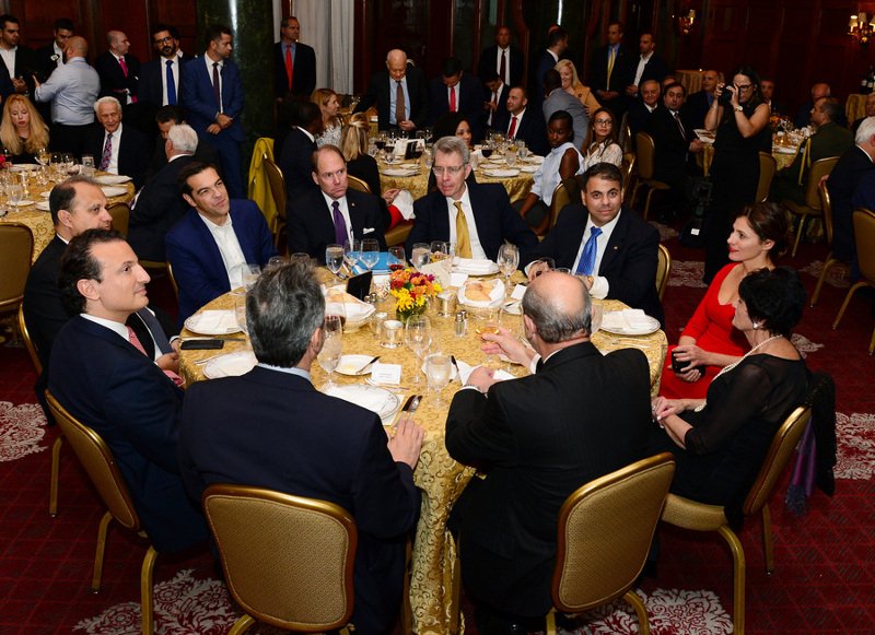 Η Περιστέρα με κόκκινο της φωτιάς φόρεμα, σε εκδήλωση στην Ουάσινγκτον [εικόνες] | iefimerida.gr 1