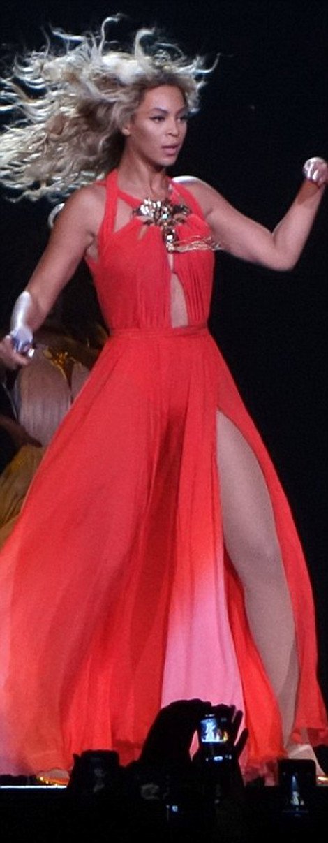 Η άσεμνη χειρονομία της Beyonce επί σκηνής που προκάλεσε σάλο [εικόνες] | iefimerida.gr 2