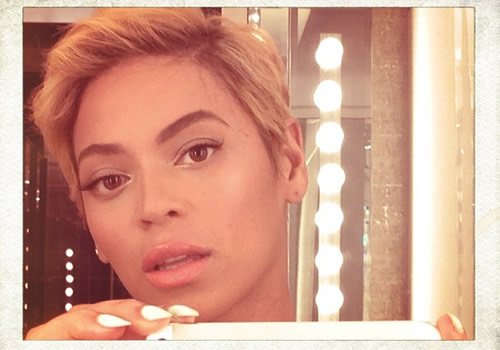 Γιατί οι Ελληνες έχουν τρελαθεί με τα selfies και αυτοφωτογραφίζονται με πάθος – Τα μυστικά για να το κάνουμε τουλάχιστον σωστά [εικόνες] | iefimerida.gr 0