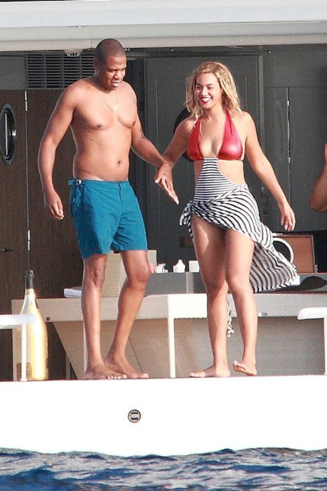 Διάσημοι στο κατάστρωμα -Πώς «σκοτώνουν» το χρόνο τους οι σταρ στις βόλτες με υπερπολυτελείς θαλαμηγούς [εικόνες] | iefimerida.gr 14