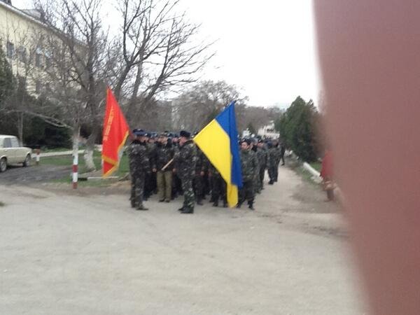 Επεσαν οι πρώτες σφαίρες στην Κριμαία -Προειδοποιητικές βολές από Ρώσους σε αεροπορική βάση [εικόνες] | iefimerida.gr 2