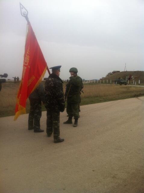 Επεσαν οι πρώτες σφαίρες στην Κριμαία -Προειδοποιητικές βολές από Ρώσους σε αεροπορική βάση [εικόνες] | iefimerida.gr 0