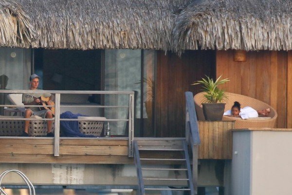 Η μήνυση του Μπίμπερ για τις γυμνές φωτογραφίες [εικόνες] | iefimerida.gr 1