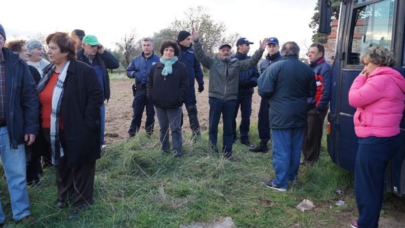 Σταμάτησε η μεταφορά οικίσκων στον καταυλισμό της ΒΙΑΛ, ηρέμησαν τα πνεύματα  [εικόνες] | iefimerida.gr 1