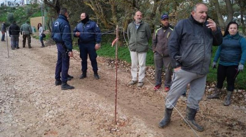 Σταμάτησε η μεταφορά οικίσκων στον καταυλισμό της ΒΙΑΛ, ηρέμησαν τα πνεύματα  [εικόνες] | iefimerida.gr 2