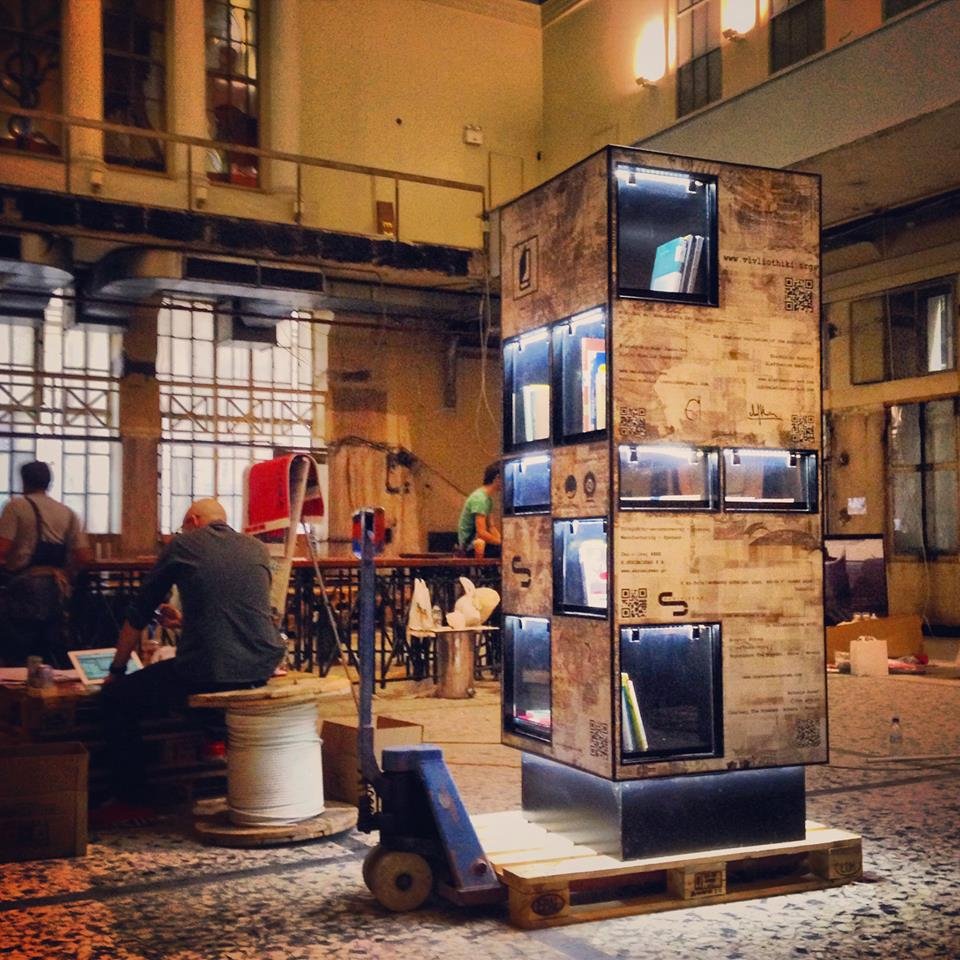 Μια νέα υπαίθρια ανταλλακτική βιβλιοθήκη στο Κολωνάκι ομορφαίνει την πόλη [εικόνες]   | iefimerida.gr 1