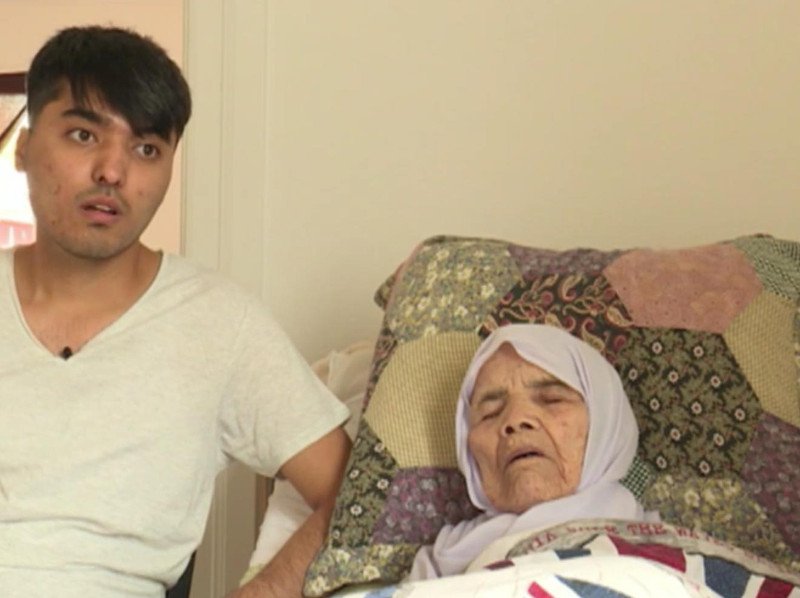 Η γηραιότερη πρόσφυγας στον κόσμο είναι 106 ετών και θα μείνει τελικά στη Σουηδία [εικόνες & βίντεο] | iefimerida.gr 1