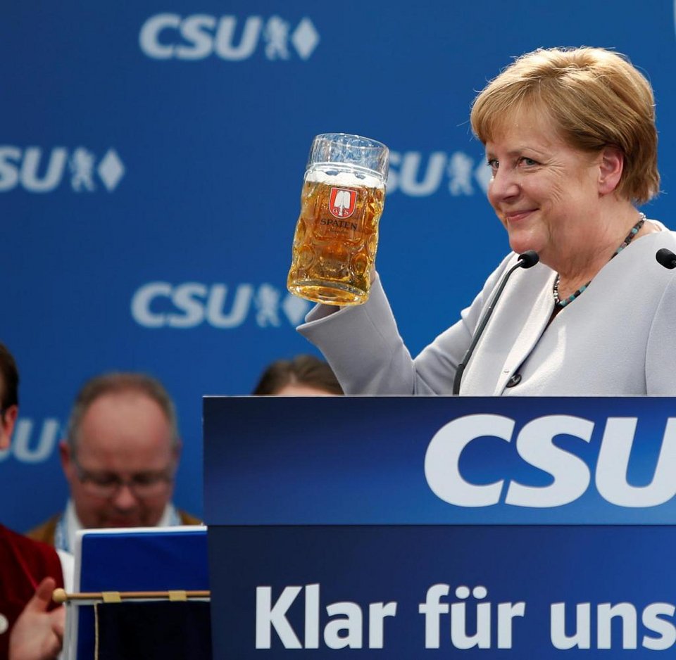 Ιστορική η φράση Μέρκελ: Εμείς, οι Ευρωπαίοι, πρέπει να πάρουμε τη μοίρα μας στα χέρια μας [εικόνες] | iefimerida.gr 0