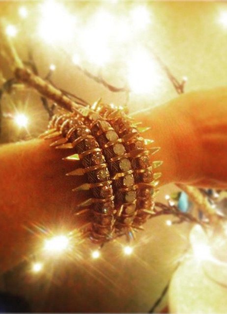 Απόβαση Ελλήνων στο Gstaad -Πούλησαν ρούχα και κοσμήματα, το έκαψαν στο live του Ρέμου [εικόνες] | iefimerida.gr 13