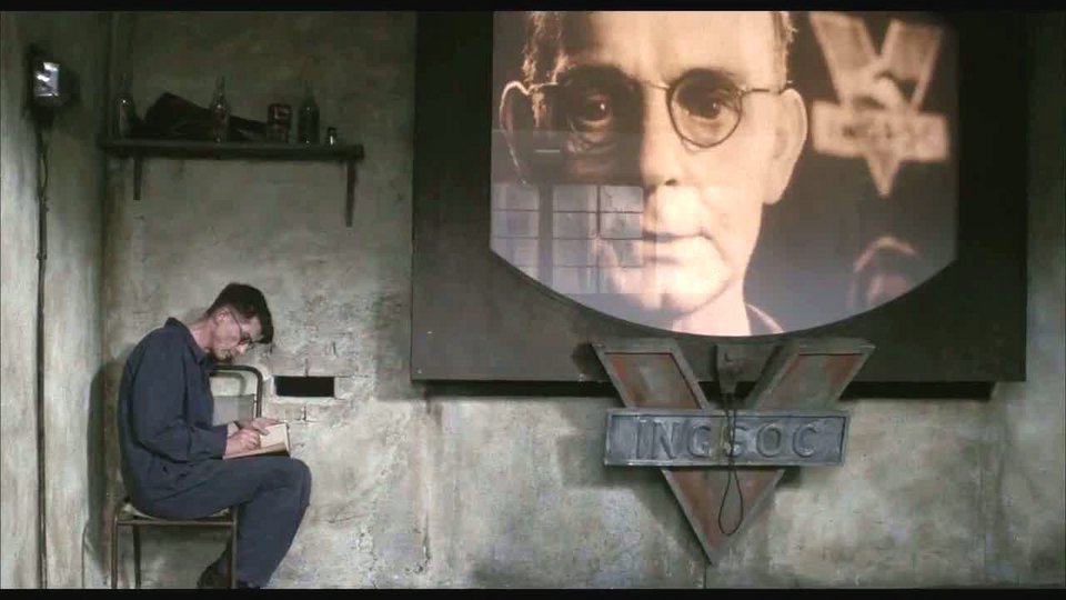 Γιατί οι Αμερικανοί διαβάζουν το «1984» του Οργουελ για να ξορκίσουν τον Τραμπ | iefimerida.gr 0