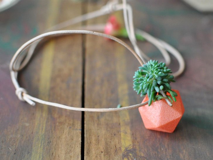 Κοσμήματα με αληθινά λουλούδια κατασκευάζει 26χρονη στην Ατλάντα [εικόνες] | iefimerida.gr 5