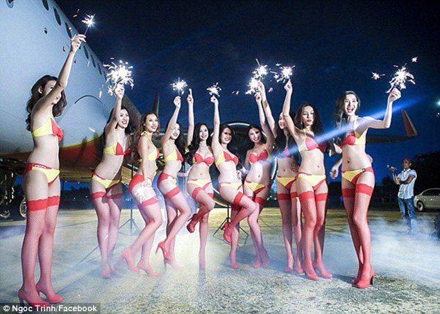 Αεροσυνοδοί με μπικίνι: Η βιετναμέζικη VietJet Air «γδύνει» το προσωπικό της | iefimerida.gr 0