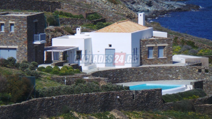 Aυτή είναι η βίλα του ζεύγους Παπαδημητρίου-Αντωνοπούλου στη Σύρο [εικόνες & βίντεο] | iefimerida.gr 10