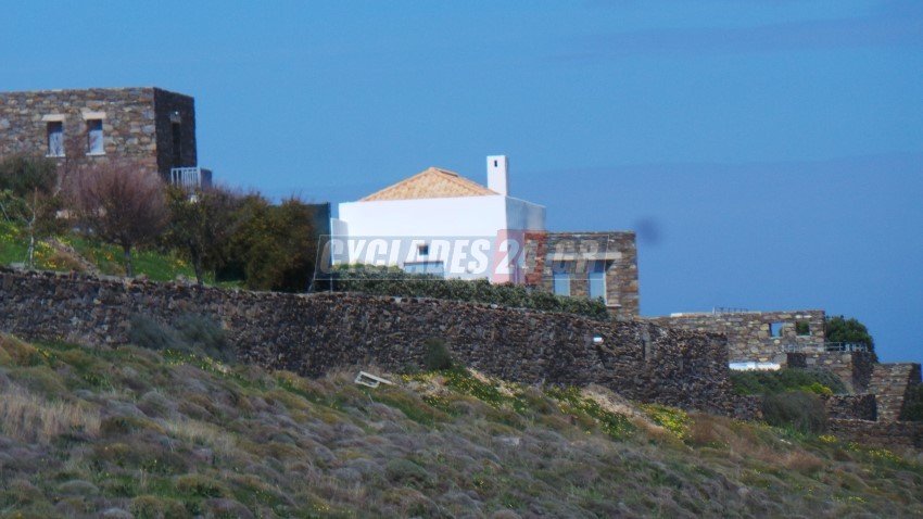 Aυτή είναι η βίλα του ζεύγους Παπαδημητρίου-Αντωνοπούλου στη Σύρο [εικόνες & βίντεο] | iefimerida.gr 2