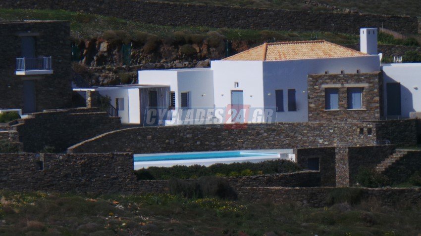 Aυτή είναι η βίλα του ζεύγους Παπαδημητρίου-Αντωνοπούλου στη Σύρο [εικόνες & βίντεο] | iefimerida.gr 5