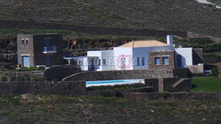 Aυτή είναι η βίλα του ζεύγους Παπαδημητρίου-Αντωνοπούλου στη Σύρο [εικόνες & βίντεο] | iefimerida.gr 6