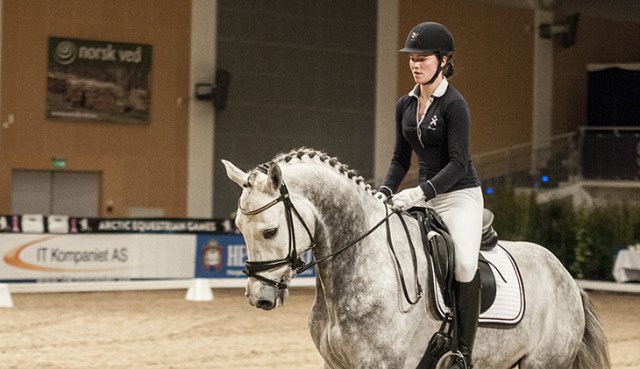 Η νεότερη μεγιστάνας του κόσμου: 19 ετών, 1,2 δισ. [εικόνες] | iefimerida.gr 0