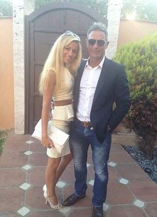 Εκατομμυριούχος βρέθηκε στη βίλα του με δύο σφαίρες στο κεφάλι -Ψάχνουν τη σέξι πρώην σύντροφό του [εικόνες] | iefimerida.gr 5