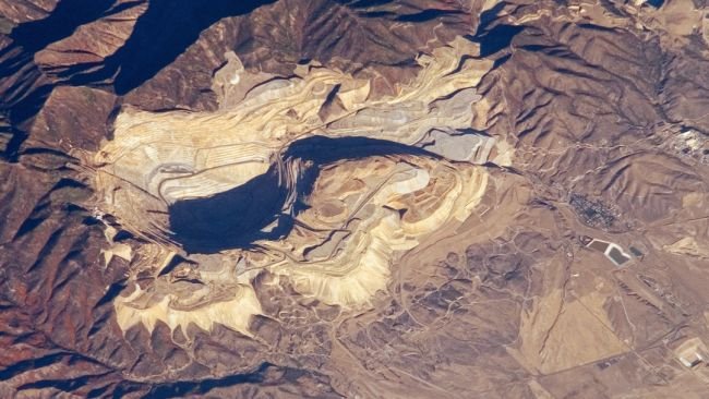 Η Γη μετράει πληγές: Η καταστροφική παρέμβαση του ανθρώπου φαίνεται από το διάστημα [εικόνες] | iefimerida.gr 0