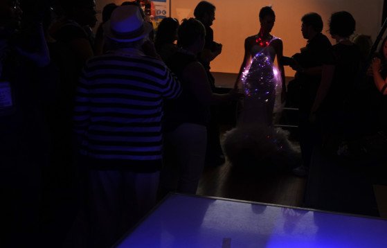 Μόδα και τεχνολογία -Οταν η υψηλή ραπτική γίνεται high tech, το αποτέλεσμα είναι κιτς [εικόνες] | iefimerida.gr 11