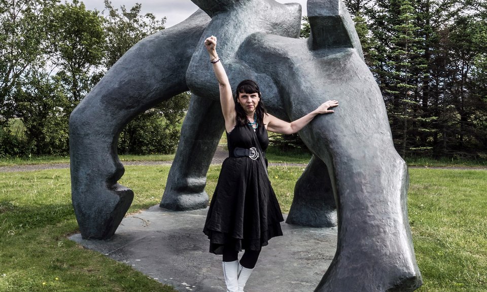 «Κόμμα των Πειρατών» -Αυτή η γυναίκα έρχεται πρώτη στις δημοσκοπήσεις στην Ισλανδία [εικόνες] | iefimerida.gr 3