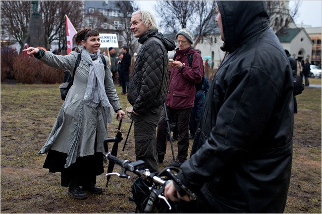 «Κόμμα των Πειρατών» -Αυτή η γυναίκα έρχεται πρώτη στις δημοσκοπήσεις στην Ισλανδία [εικόνες] | iefimerida.gr 2