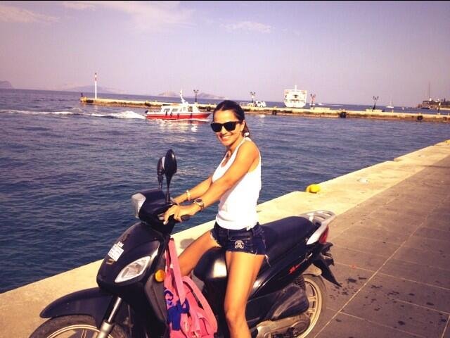 Η καλοκαιρινή Έλενα Παπαβασιλείου αναστατώνει τις Σπέτσες [εικόνες]  | iefimerida.gr 3