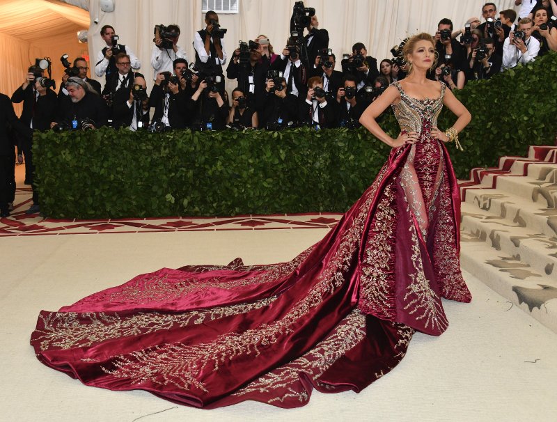 Met Gala: Οσκαρ φορέματος στην Μπλέικ Λάιβλι -Σαν βασίλισσα της Αναγέννησης [εικόνες] | iefimerida.gr 1