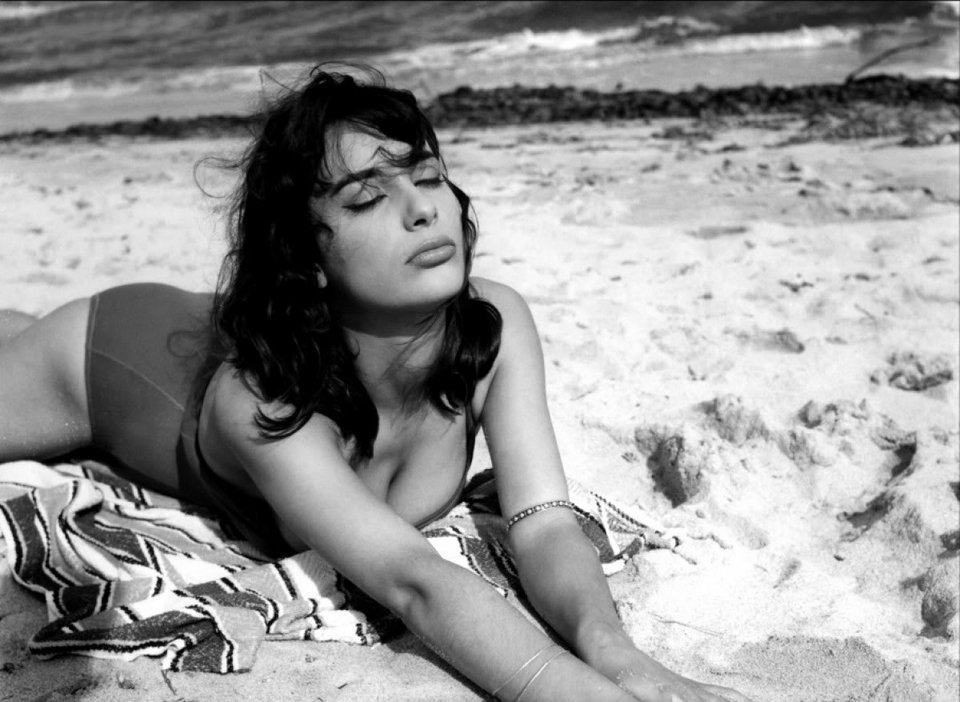 Πέθανε η ηθοποιός Μπερναντέτ Λαφόν, εμβληματική φιγούρα της Νουβέλ Βάγκ [εικόνες] | iefimerida.gr 4