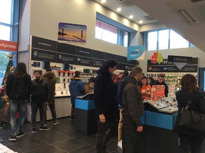 Παροξυσμός Black Friday, ουρές από τις 4:30 -Τι ελπίζουν οι έμποροι [εικόνες & βίντεο] | iefimerida.gr 7