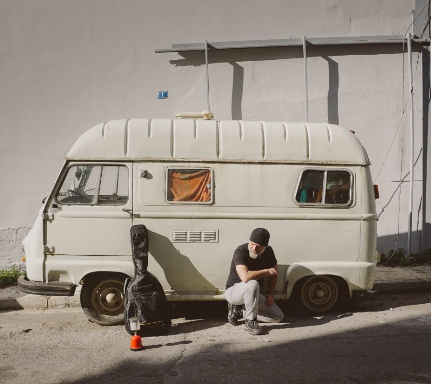 Ενα έργο που περιοδεύει στα καφενεία της Ελλάδας -Την Κυριακή στα Εξάρχεια-Μοναδική εμπειρία [εικόνες] | iefimerida.gr 0