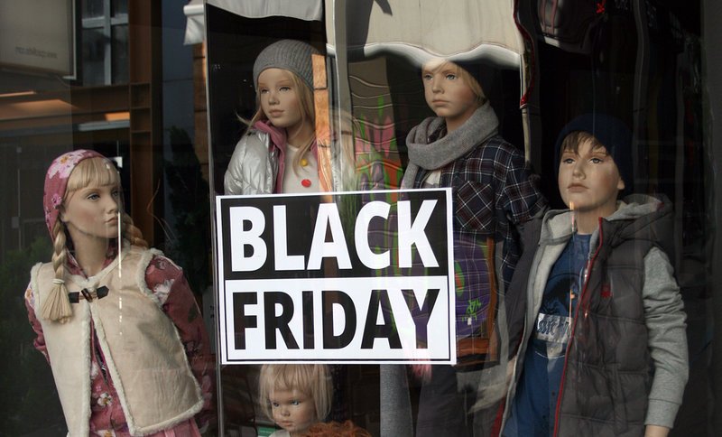 Black Friday μανία στα συνοικιακά μαγαζιά: Προσφορές σε νύχια, τυρόπιτες, καφέδες! [εικόνες] | iefimerida.gr 10