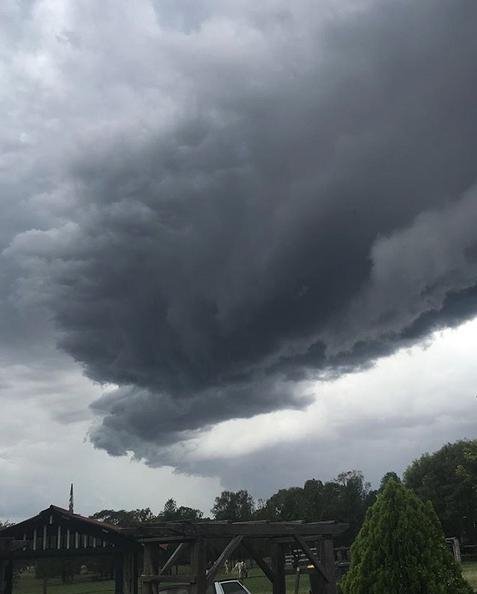 Δραματικό βίντεο: Κεραυνοί σφυροκοπούν νοσοκομείο στην Αυστραλία [βίντεο]  | iefimerida.gr 0