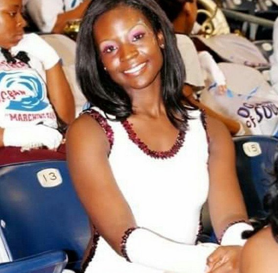 Νύφη έγινε viral γιατί άφησε τα μαλλιά της φυσικά, στον γάμο της [εικόνες] | iefimerida.gr 6