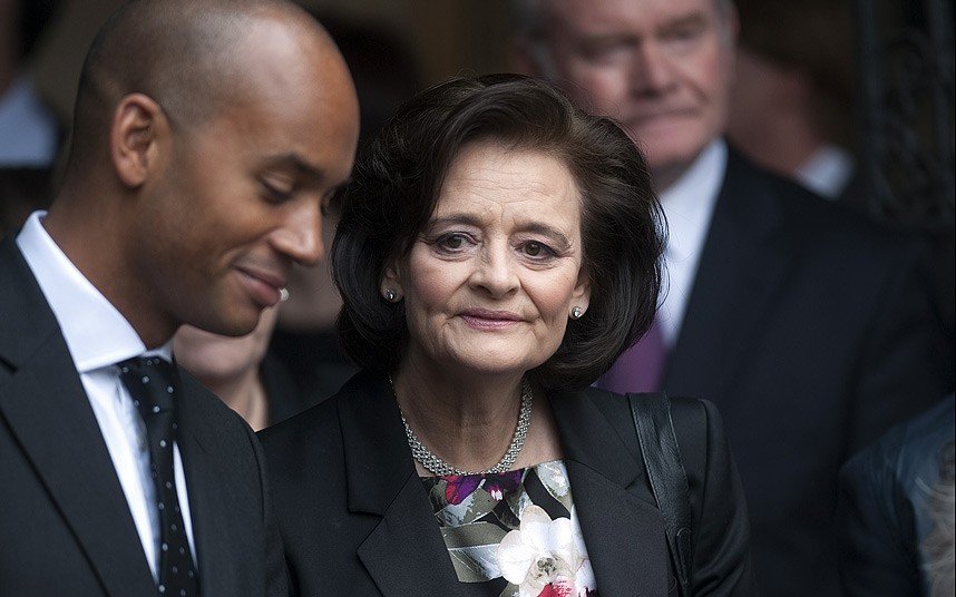 Τσέρι Μπλερ, καθόλου όμορφη, αλλά δαιμόνια επιχειρηματίας η σύζυγος του πρώην πρωθυπουργού [εικόνες] | iefimerida.gr 1