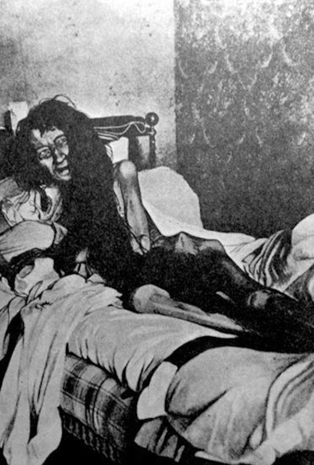 Το γαλλικό Kωσταλέξι: Την κλείδωσαν σπίτι για 25 χρόνια επειδή αγάπησε έναν άφραγκο δικηγόρο [εικόνες] | iefimerida.gr 1