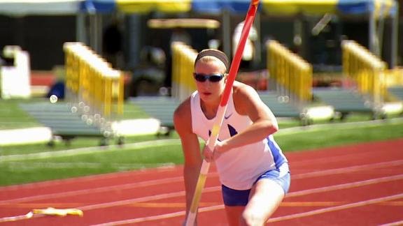 Η τυφλή αθλήτρια του άλματος επί κοντώ που συγκινεί με την απίστευτη θέλησή της -Σαρώνει το ένα μετάλλιο μετά το άλλο [εικόνες&βίντεο] | iefimerida.gr 3